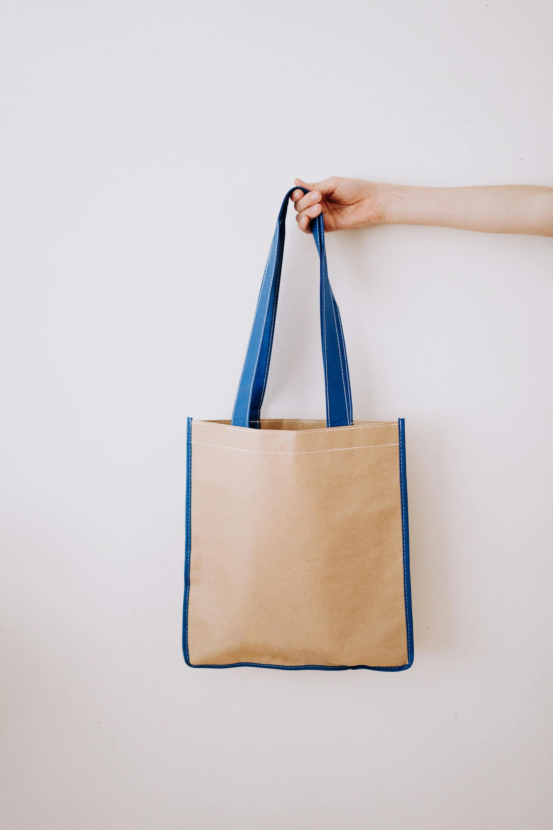 Reusable non-woven shopping bag